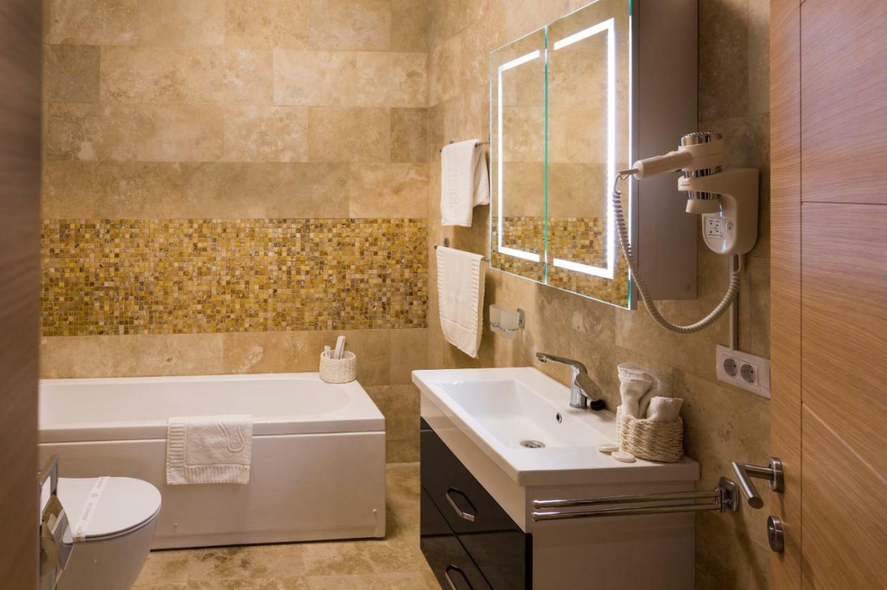 Rose Luxury Apartment Mamaia Buitenkant foto